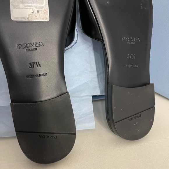 !SOLD! Prada Triangle Logo Strap Black Leather White Slide Sandal Flip Flop 37.5 - Picture 5 of 8